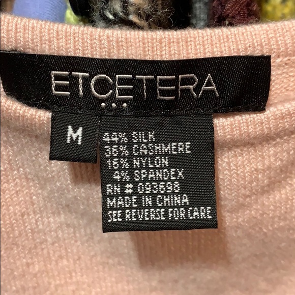 SILK/CASHMERE VINTAGE SWEATER BLUSH PEARL BUTTONS - Picture 6 of 7